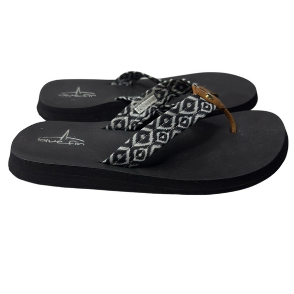 BlueFin Womens Thong Flip Flops Black with Black & White Pattern Straps Size 11 - Picture 3 of 9